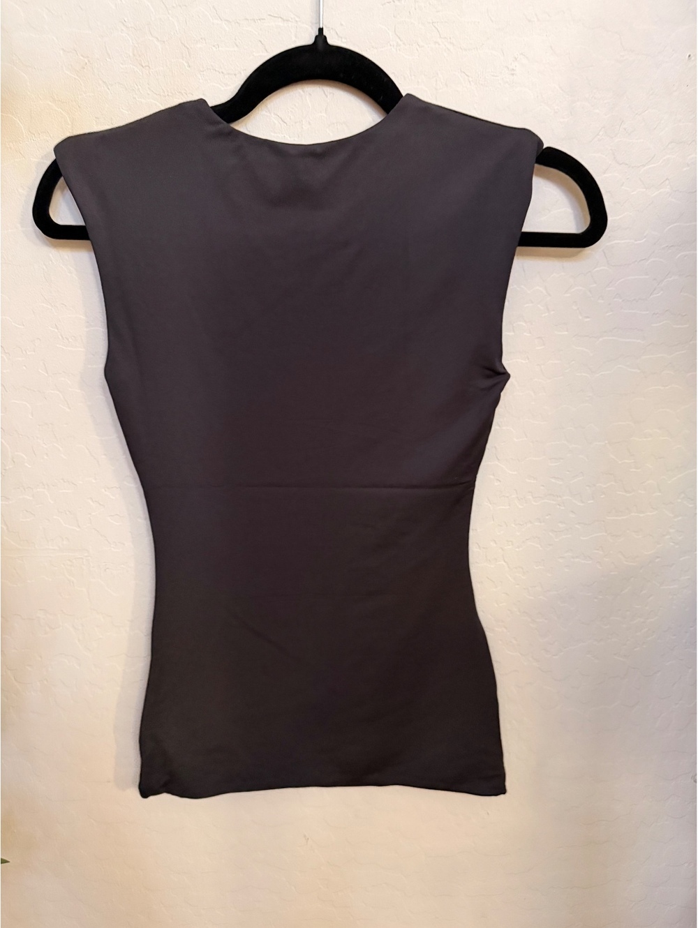 Black slimming tank top - Picture 4 of 5